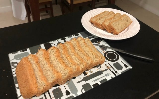 Pão low carb fácil com farinha de amêndoas 