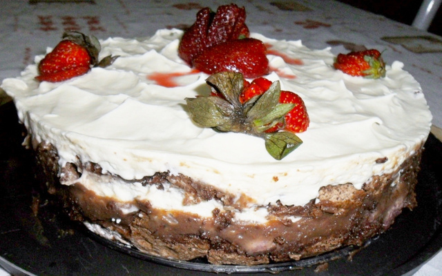 Torta de chocolate e morango