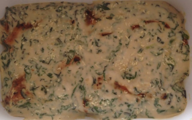 Peito de frango com molho de espinafre