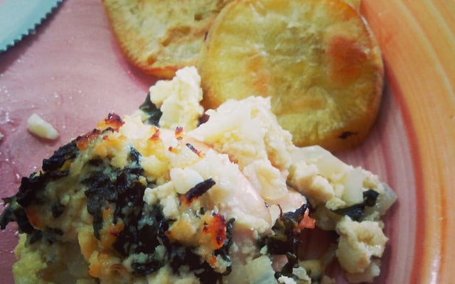 Enroladinho de frango com ricota e espinafre