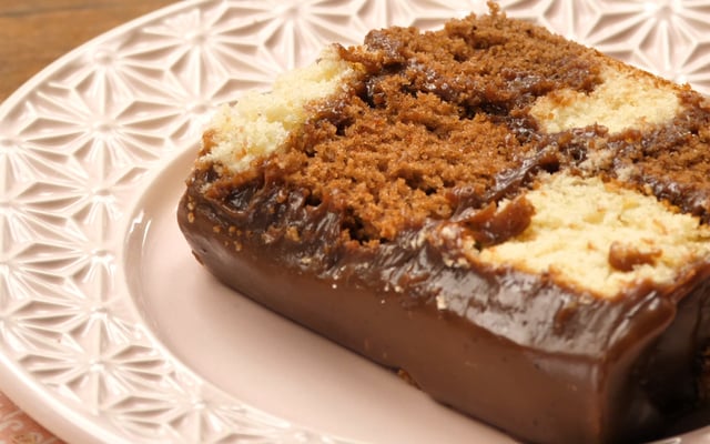 Bolo xadrez com brigadeiro