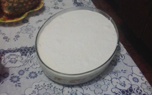 Pavê de creme com pêssego