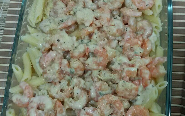 Camarão ao molho gorgonzola