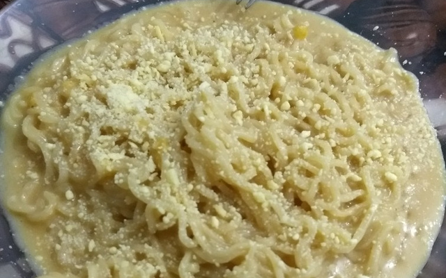 Miojo com requeijão