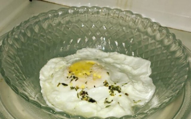 Ovo frito no Microondas