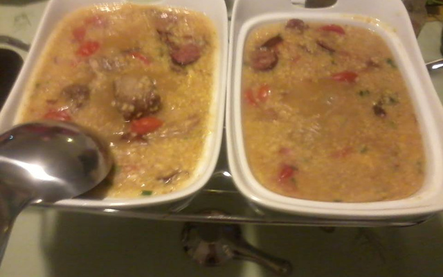 Canjiquinha de milho com costelinha de porco