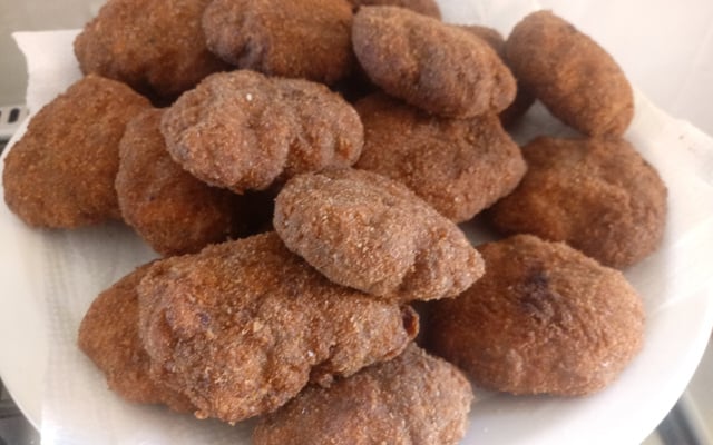 Bolinho de carne moída à milanesa