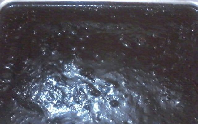 Bolo de chocolate com calda durinha