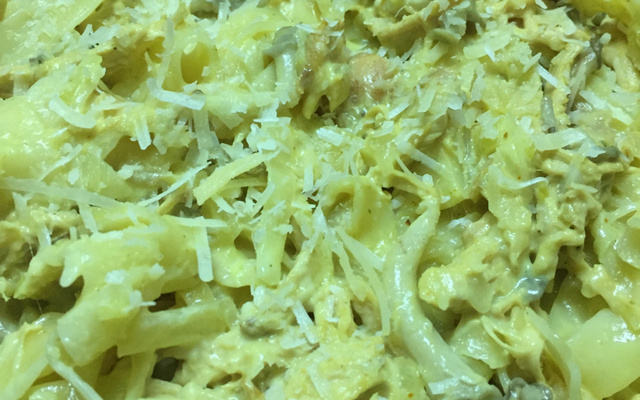 Fettuccini com molho de frango defumado à moda da Carmen