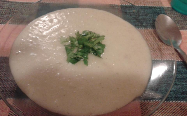 Creme de aipim com brócolis