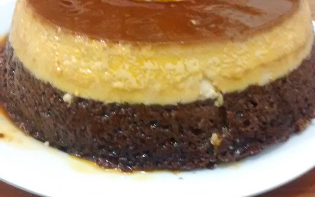 Bolo pudim de chocolate delicioso