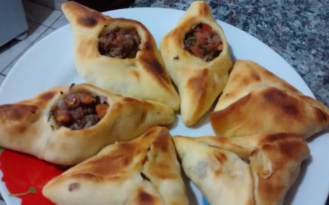 Esfiha de carne adaptada (receita turca)