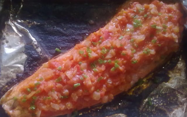 Salmão ao molho de tomate