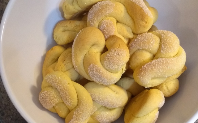 Broinha de fubá com leite condensado