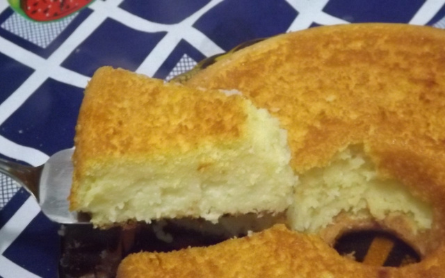 Bolo fubá cremoso com coco