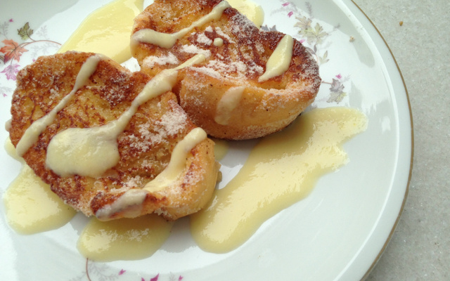 Rabanada com creme inglês