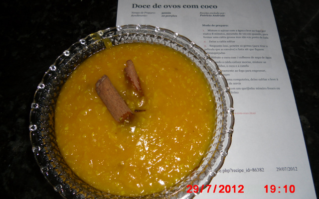 Doce de ovos com coco