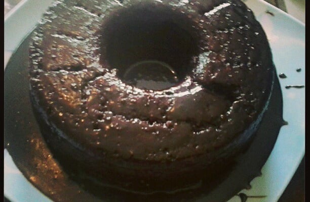 Bolo de chocolate tipo brownie