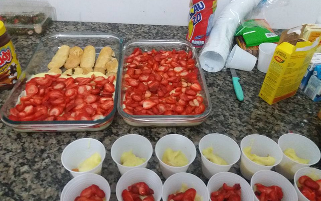 Pavê de morango e brigadeiro do Enio