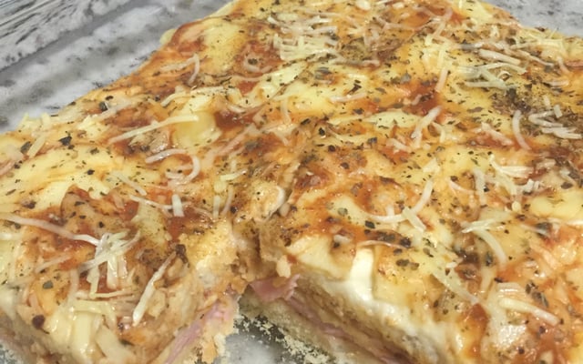 Sanduíche cremoso de forno