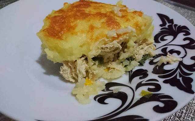 Escondidinho de arroz com frango