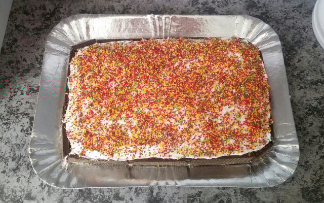 Bolo barril de confete