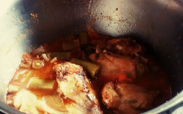 Frango no molho de quiabo