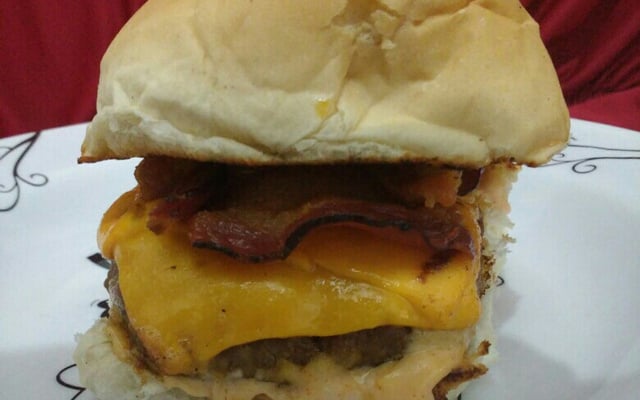 Hambúrguer de carne moída