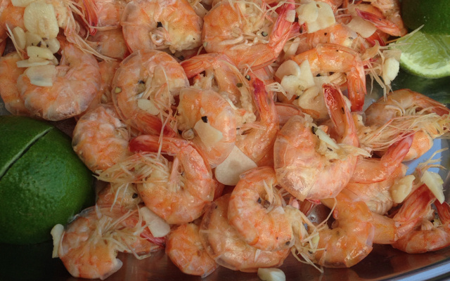 Camarão ao bafo com cerveja