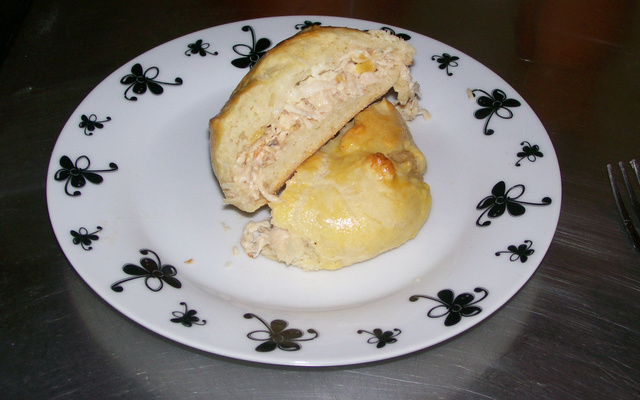 Pãozinho de batata recheado com frango e catupiry
