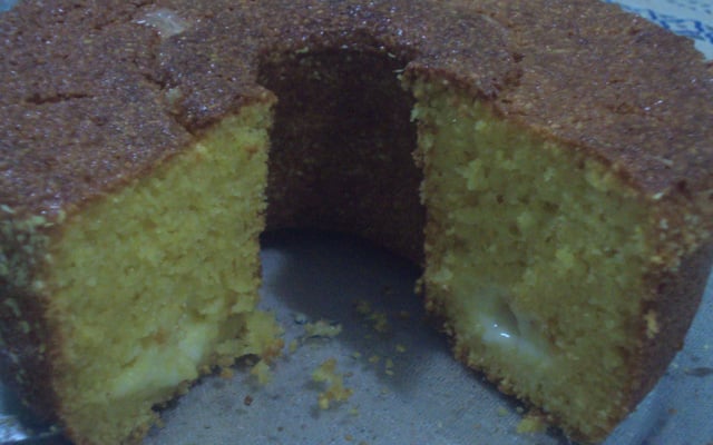 Bolo de milho com requeijão