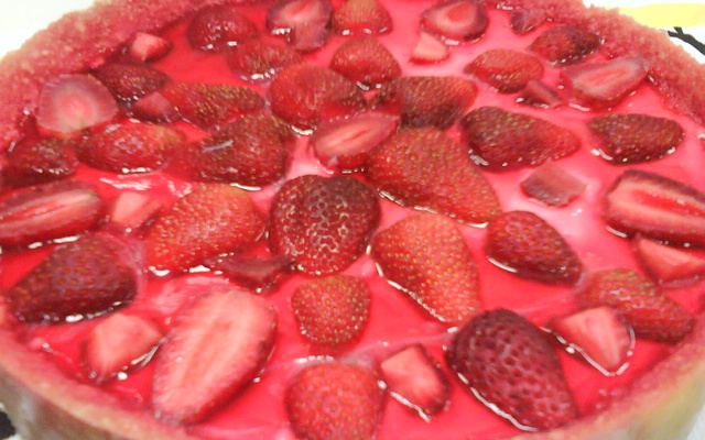 Torta de morango recheada