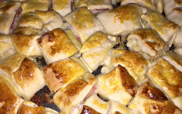 Rocambole de presunto e queijo