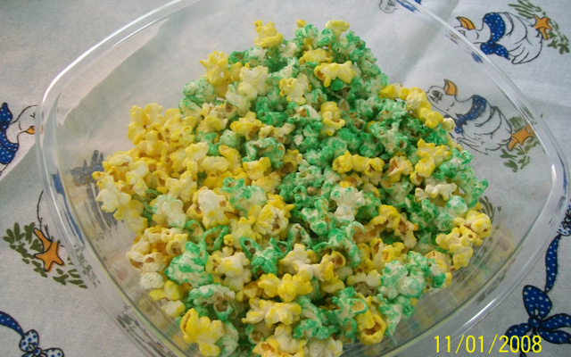 Pipoca colorida para festas infantis