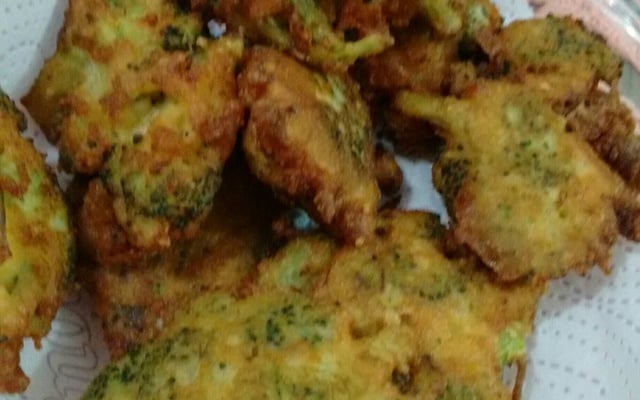 Bolinho de talo de brócolis