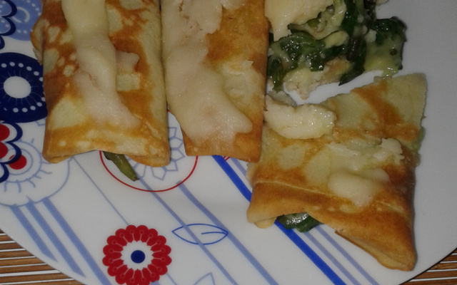 Panqueca de espinafre com cream cheese sem glúten e sem lactose