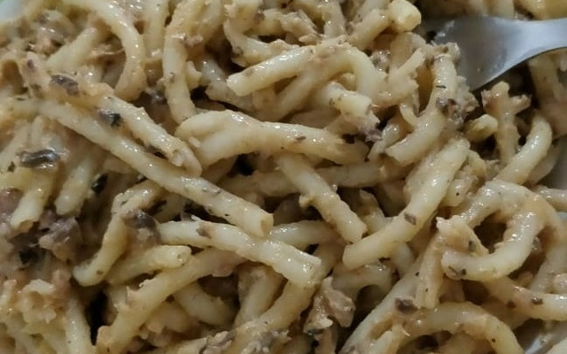 Macarrão com sardinha e creme de leite