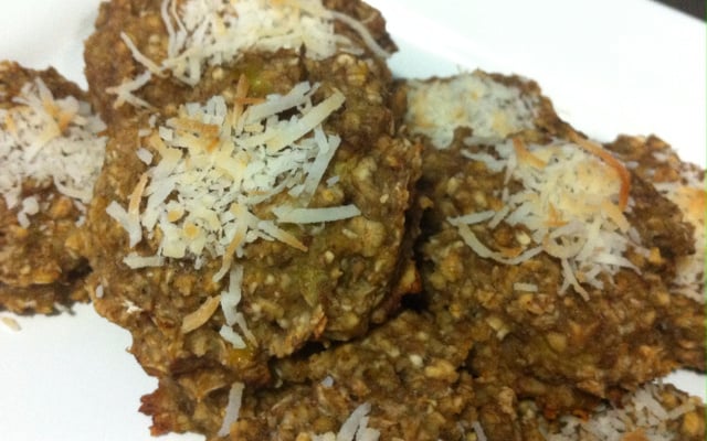 Cookies de banana com coco
