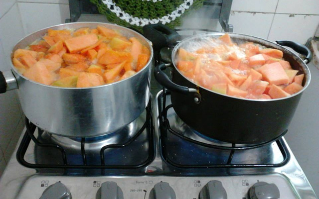 Doce de abóbora com coco ralado