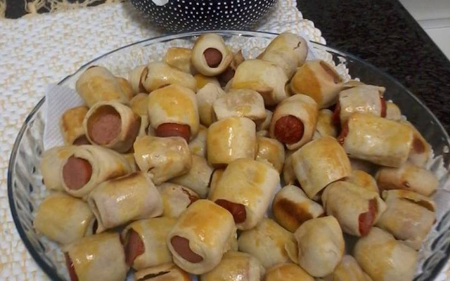 Massa mil e uma utilidades (pão recheado, mistinho, enroladinho de salsinha)