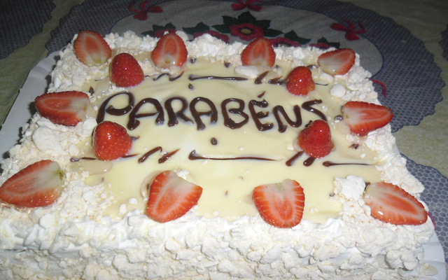 Bolo de aniversário simples