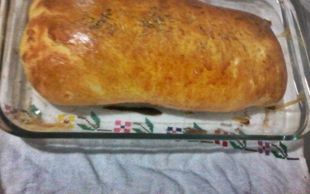 Pão de cebola e calabresa