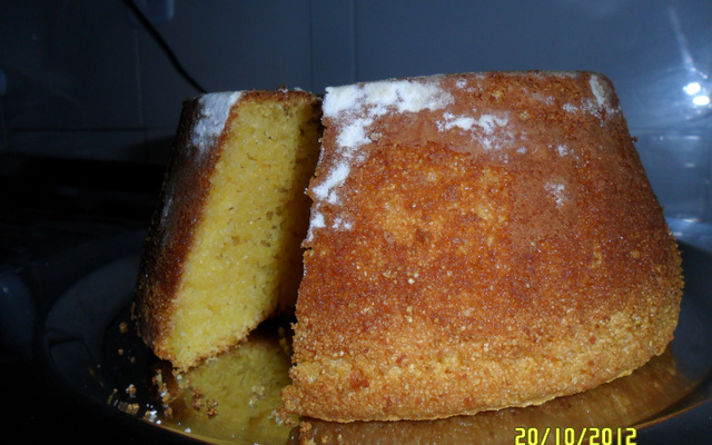 Bolo de farinha de milho delícia