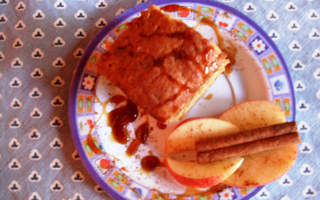 Bolo de maçã com canela