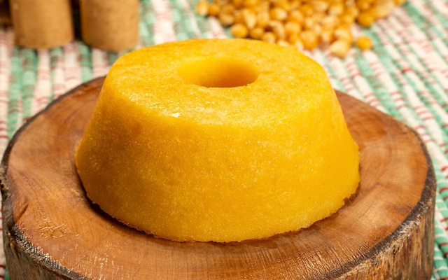 Bolo de fubá sem glúten feito com creme de leite