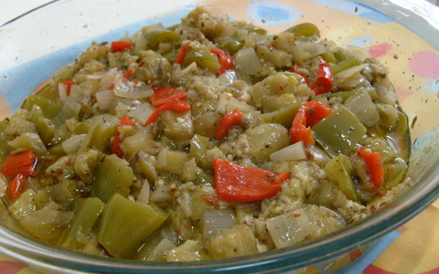 Antepasto delicioso de berinjela