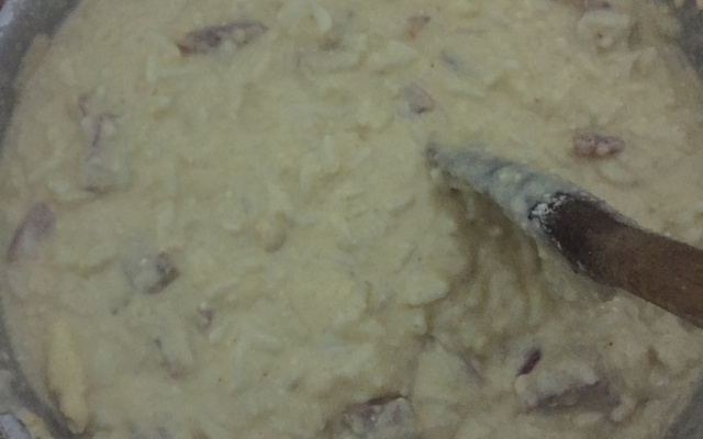 Bolinho de arroz com salame