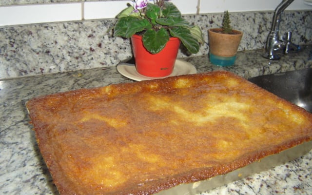 Bolo de abacaxi gelado