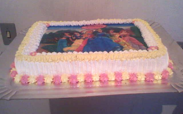 Bolo de abacaxi recheado delicioso