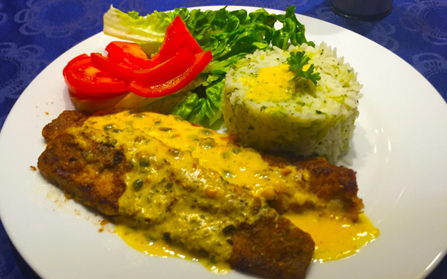 Filé de peixe ao molho de maracujá